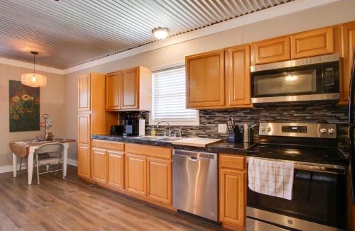 Greenwood Apartment | Close to Uptown & Hospital: Greenwood Studio