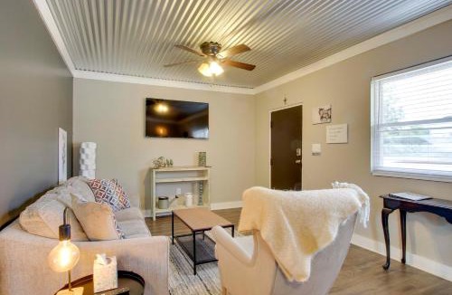 Greenwood Apartment | Close to Uptown & Hospital: Greenwood Studio