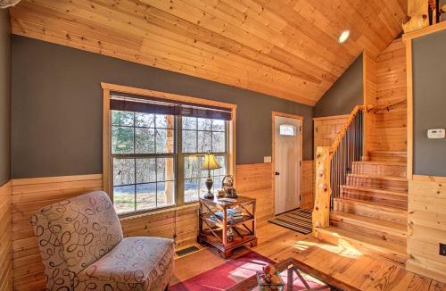 New Haven House | Close to Vineyards: Updated New Haven Retreat!