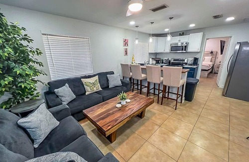 Downtown Phoenix House | Closest Home to Airport + Downtown - The Vibe PHX
