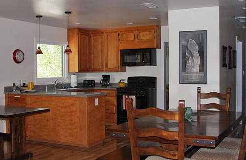 El Portal House | Closest Home to Yosemite Valley on the Merced River