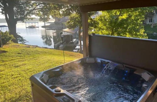 Lakewood House | Closest Lake House to Nashville
