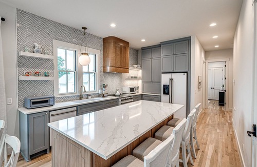 Eufaula House | Closest to Swim Beach & Pop-Up Shops | Sleeps 12 | Lake View | 3 Balconies!