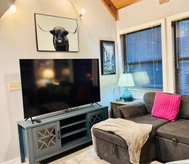 Basye House | Cloud 9 Art Spa at Bryce Resort