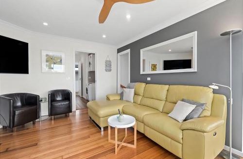 Batehaven House | Cloud 9 at Batehaven managed by Batemans Bay Accom