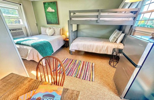 Manchester Center Bed & Breakfast | Cloud 9 family double sleeps 4