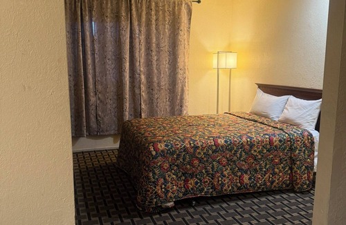 Cypress Hotel | Cloud 9 Motel
