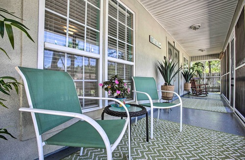 Waveland Cottage | 'cloud 9 On The Coast' < 1 Mi to Beach!