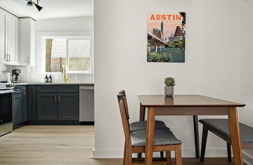 Chestnut House | Cloud 9 Retreat - Two Homes in East Downtown