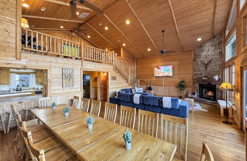 Bryson City Cabin | Cloud Nine Retreat; sleeps 22|barrel sauna|hot tub