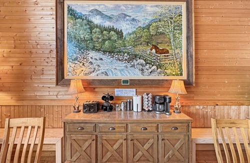 Bryson City Cabin | Cloud Nine Retreat; sleeps 22|barrel sauna|hot tub