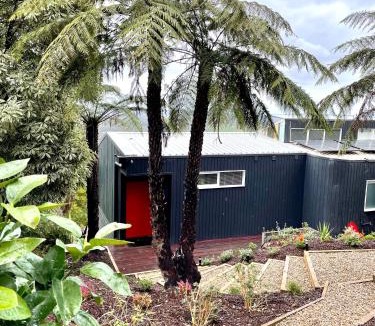 Menzies Creek Bed & Breakfast | Cloud View Garden