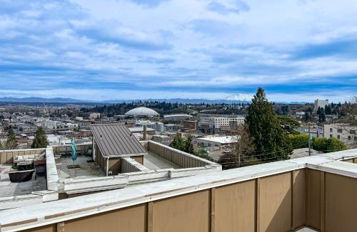 Hilltop House | Cloud View Haven