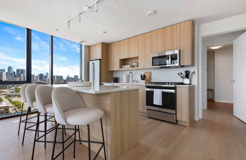 River North Apartment | Cloud9|4 Apartments @LincolnPark|The Cedar