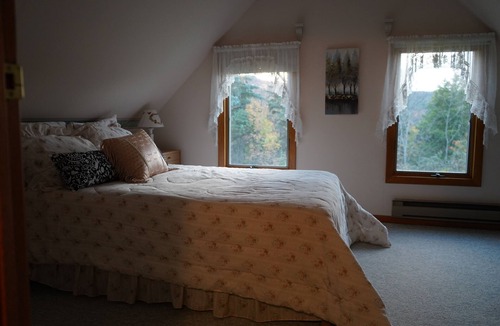 Summit Ski Chalet | Cloud9 Lake View Mountain House-Catskill Cabin