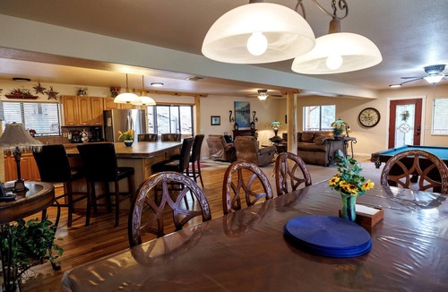 Cloudcroft Ski Chalet | Cloudcroft 5BR Views Game Room