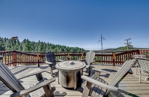Cloudcroft House | Cloudcroft Cabin w/View ~ 4 Mi to Ski Cloudcroft!