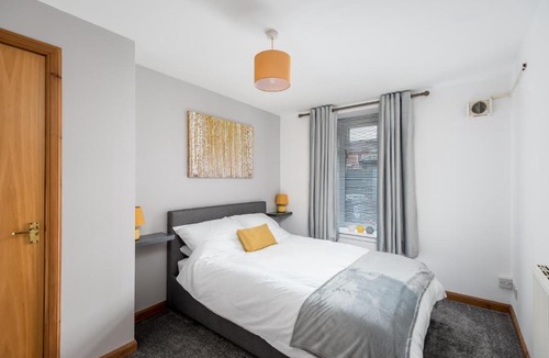 Montrose Apartment | Clova Apartment