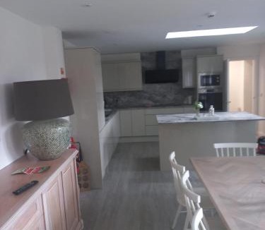 Kirriemuir House | Clova Cottage 7BR Retreat