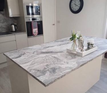 Kirriemuir House | Clova Cottage 7BR Retreat