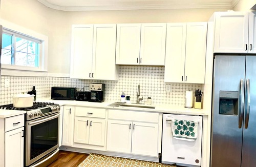 Old Town West Cottage | Clover Cottage - 6BR 4Bath Getaway in Old Town