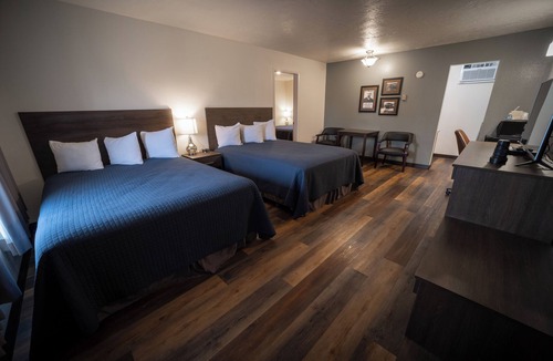 Montpelier Hotel | Clover Creek Inn