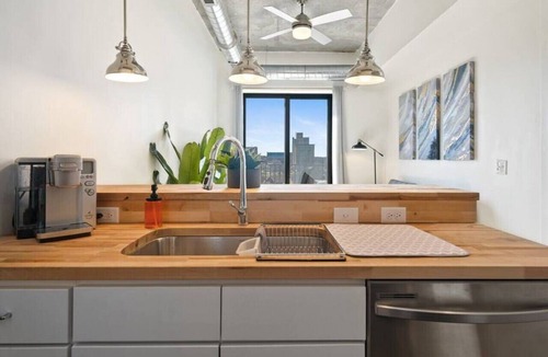 Northeast South Bend Apartment | Clover Haven | High Rise | Down Town South Bend ND