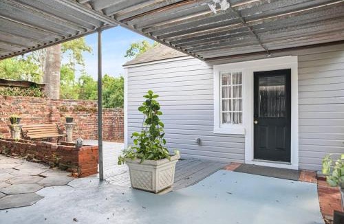 Montgomery House | Cloverdale Cottage