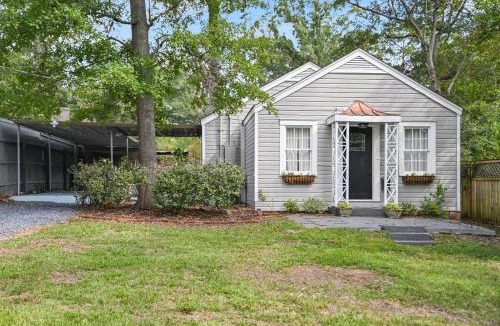 Montgomery House | Cloverdale Cottage