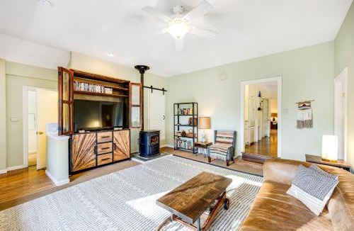 Cloverdale House | Cloverdale Creekside Retreat