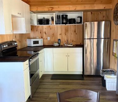 Algonquin Highlands House | Cloverleaf Cottages