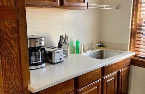 Midtown Apartment | [CLR 02] Charming Studio in OKC Midtown, With Retro-contemporary theme