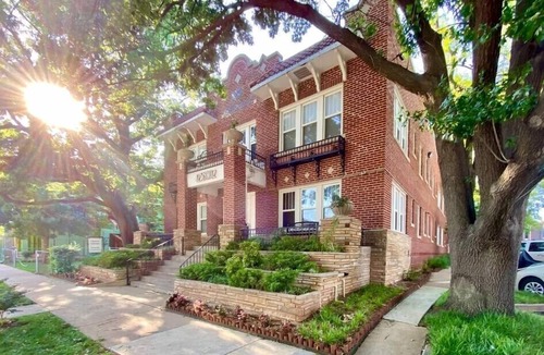 Midtown Apartment | [CLR 05] Midtown Studio near the Streetcar, walking distance to Downtown