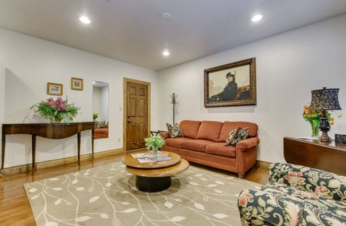 Midtown Apartment | [CLR 12] Midtown Studio - Awesome Location, on a quiet tree lined street of OKC