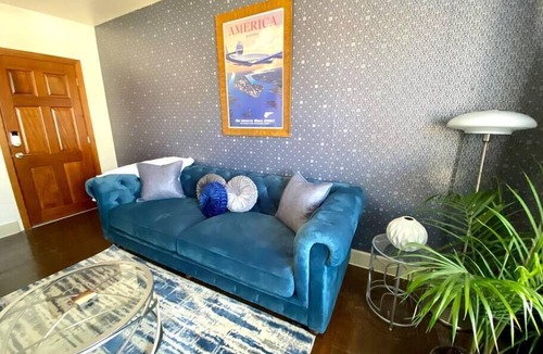 Midtown Apartment | [CLR 13] Best of New Bright OKC Midtown Studio