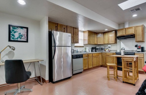 Oklahoma City Apartment | [CLR 18]Sunny Midtown 10 Window One bedroom Apartment, In the Hipster epicenter of OKC.