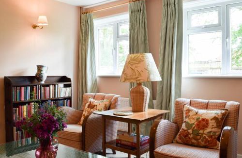 Basingstoke House | Club Cottage