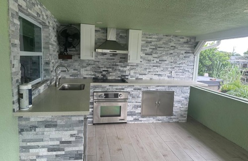 North Fort Myers House | Club House Paradise a Canal front property
