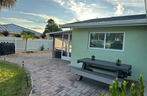North Fort Myers House | Club House Paradise a Canal front property