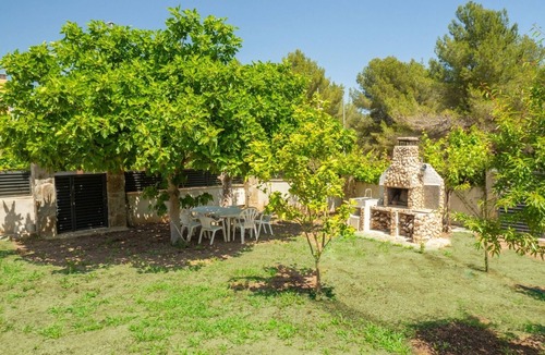 Cubelles Villa | Club Villamar - Villa with a private pool, 1600 meters from the beach, located in a quiet urbanis.