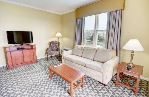 Jamestown House | Club Wyndham Bay Voyage Inn