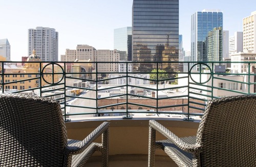 Gaslamp Quarter House | Club Wyndham Harbour Lights -1BD Sleep up to 4