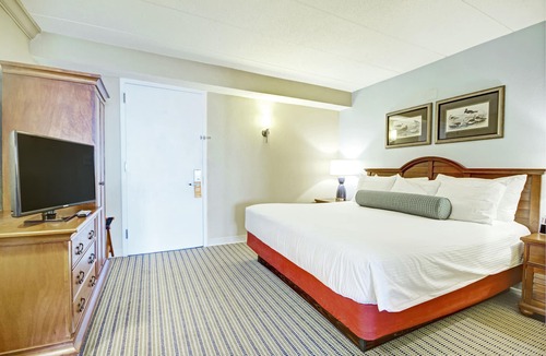 The Point Hotel | Club Wyndham Inn on Long Wharf