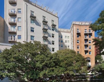 Downtown San Antonio Resort | Club Wyndham Riverside Suites