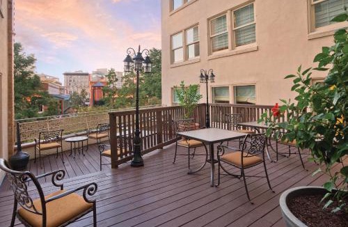 Downtown San Antonio Resort | Club Wyndham Riverside Suites