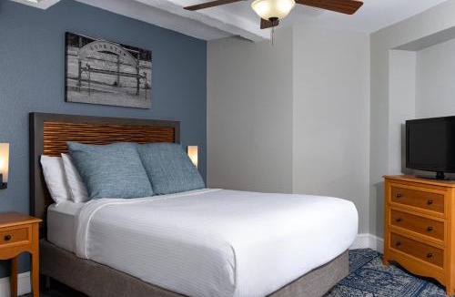 Downtown San Antonio Resort | Club Wyndham Riverside Suites
