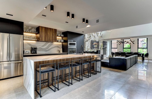 Pointe-Saint-Charles Hotel | CLUBHAUS Hotel