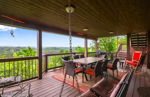 Gruene House | Clutter Falls Retreat - Main House