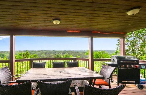Gruene House | Clutter Falls Retreat - Main House