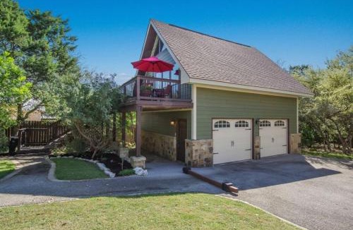 Gruene House | Clutter Falls Retreat - Guest House